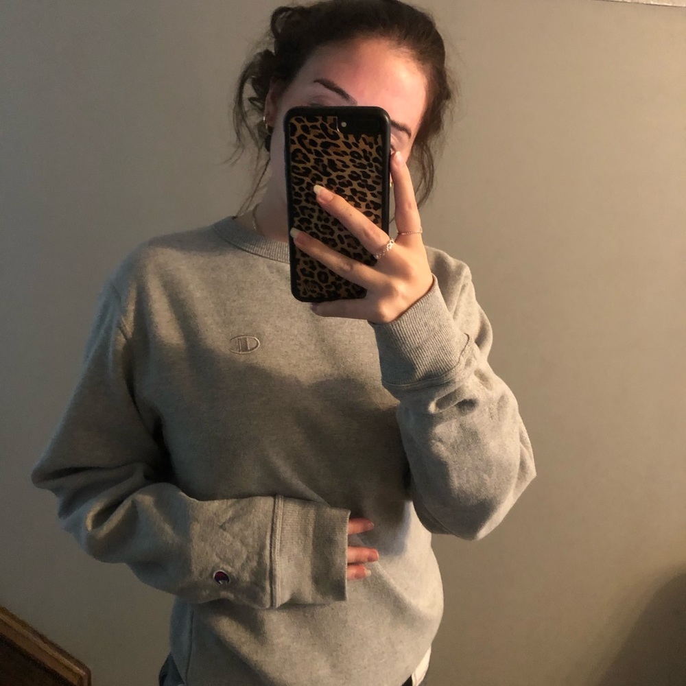 Women’s grey champion crewneck sweatshirt